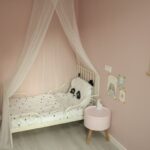 Children's Room - toddler's bed with mesh canopy
