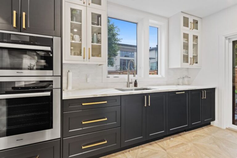 What Are the Latest Trends in Kitchen Cabinets?